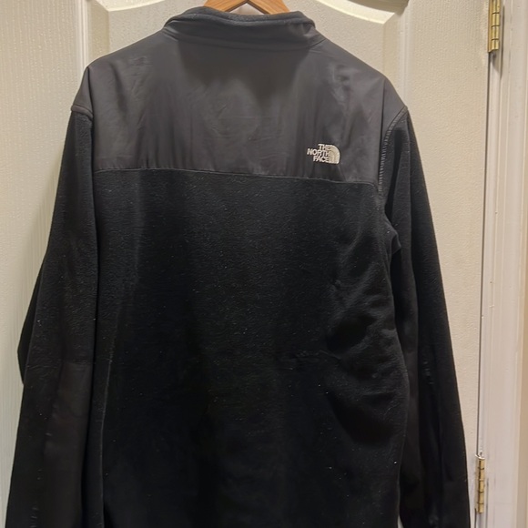 THE NORTH FACE Weather Jacket with so many zippers and pockets. - Picture 12 of 14